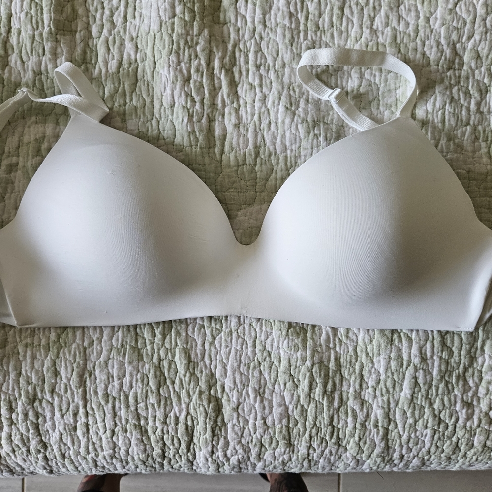 Victoria's secret push up bra 34DD